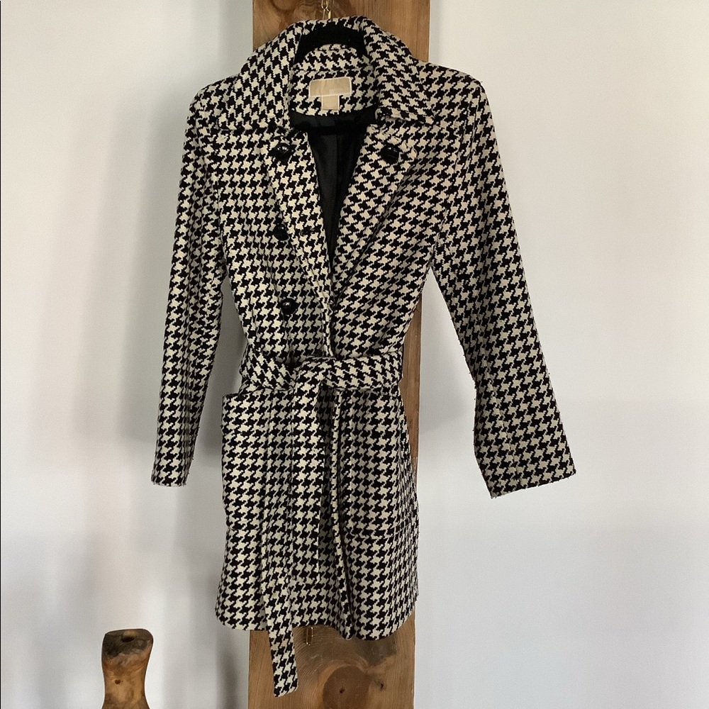 Michael Kors Houndstooth mid length coat